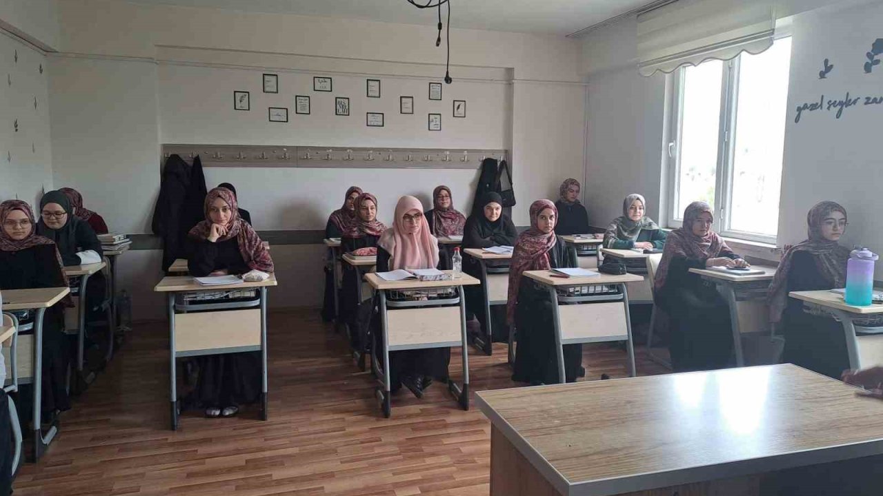 Müftü İmamoğlu: "Müslümanlar Kur’an-ı Kerim’i anlamalı ve hayatlarının merkezine almalı"