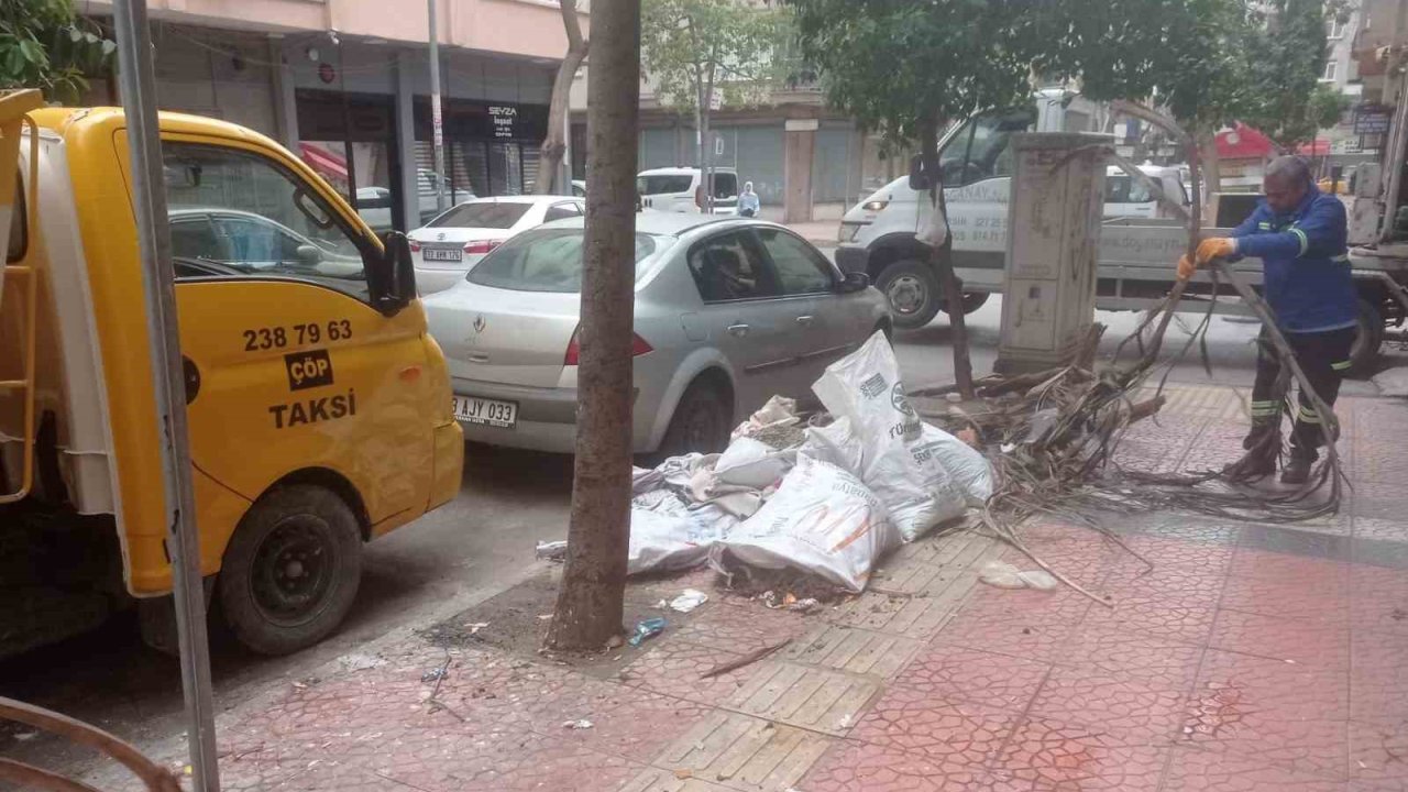 Akdeniz’de temizlik çalışmaları üç vardiya sürüyor