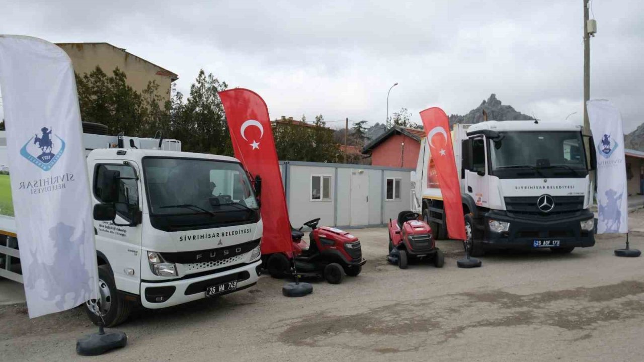 Sivrihisar Belediyesi araç filosunu güçlendiriyor
