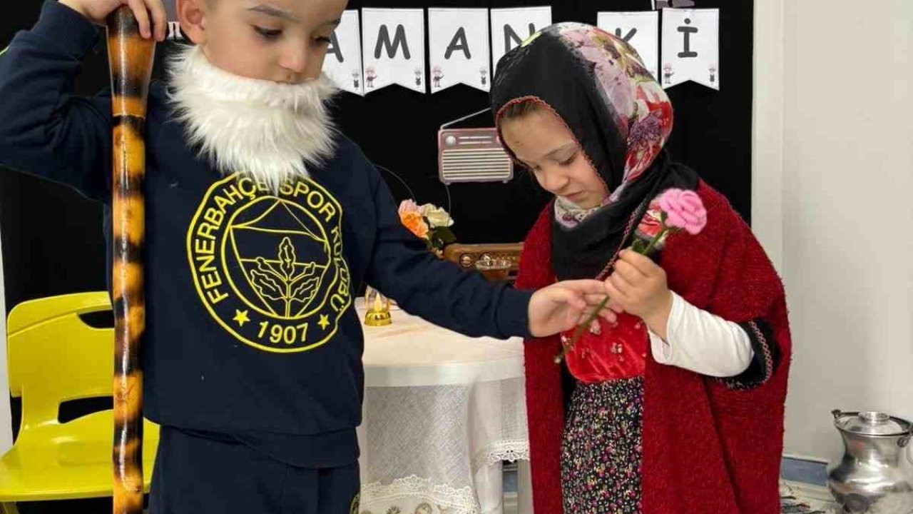 Aydıntepe’de minik öğrenciler Yaşlılar Haftası’nda büyüklerini canlandırdı