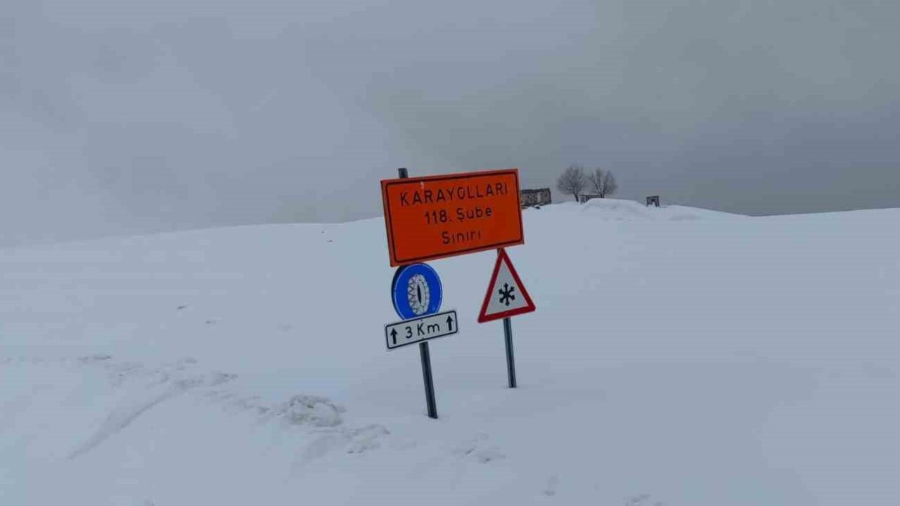 Hasköy-Mutki yolu kar ve tipi nedeniyle ulaşıma kapatıldı