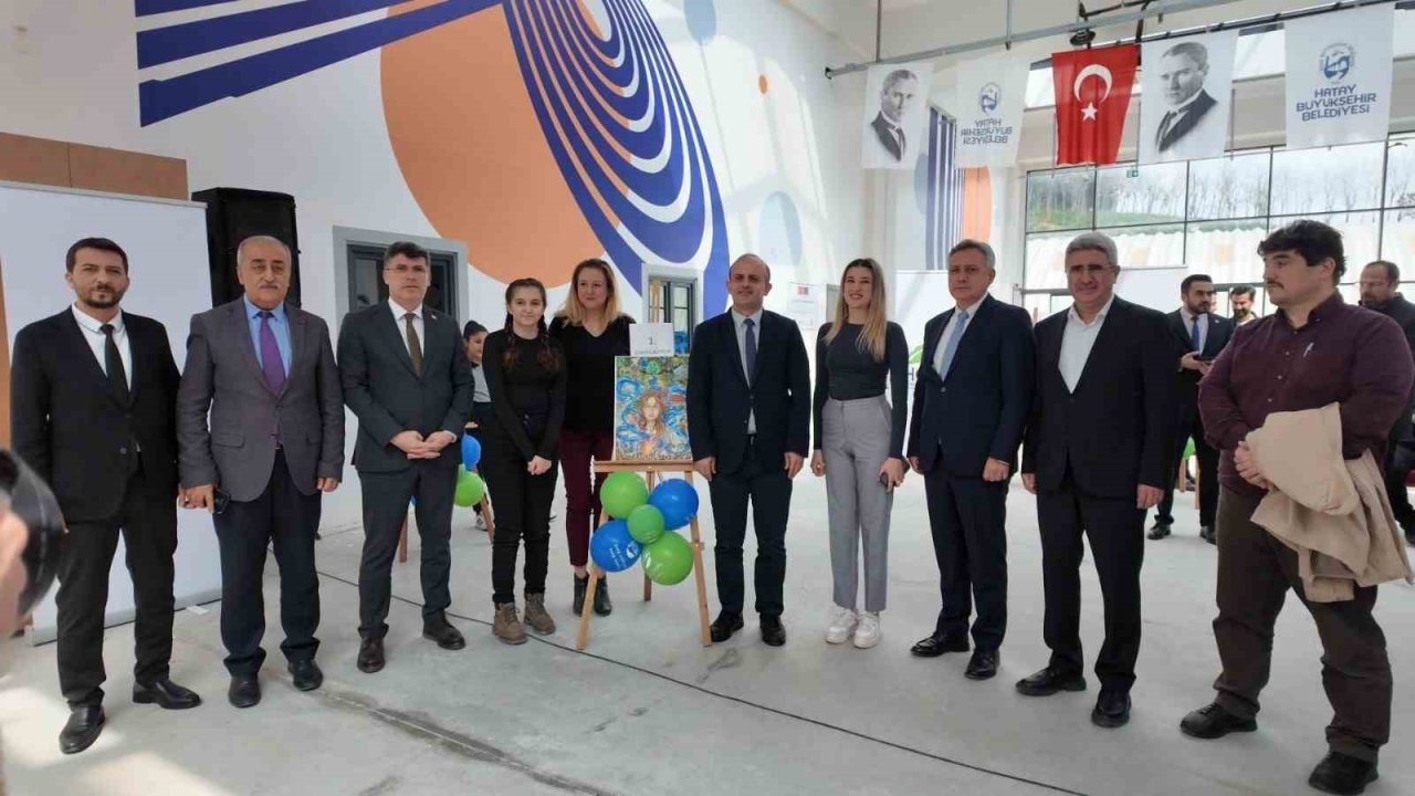 Hatay’da küçük ressamlar tuvallerinde suyu anlattı