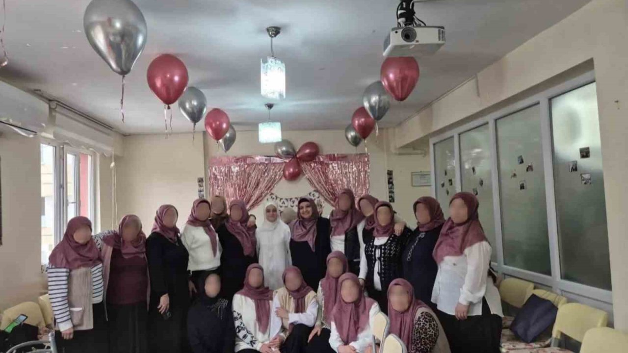 71 Evler Merkez Cami Kur’an Kursunda Hafızlık İcazet Merasimi yapıldı