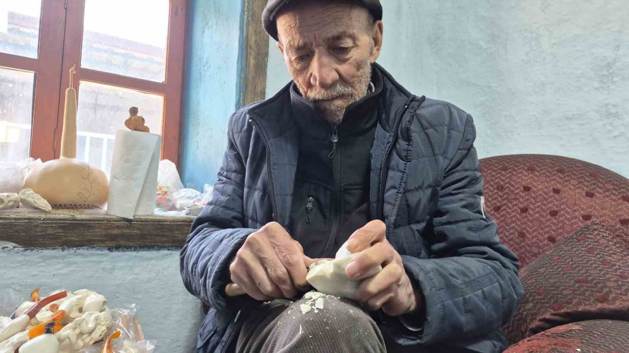 Yarım asırlık lületaşı ustası emekli oldu ama mesleğinden kopamadı
