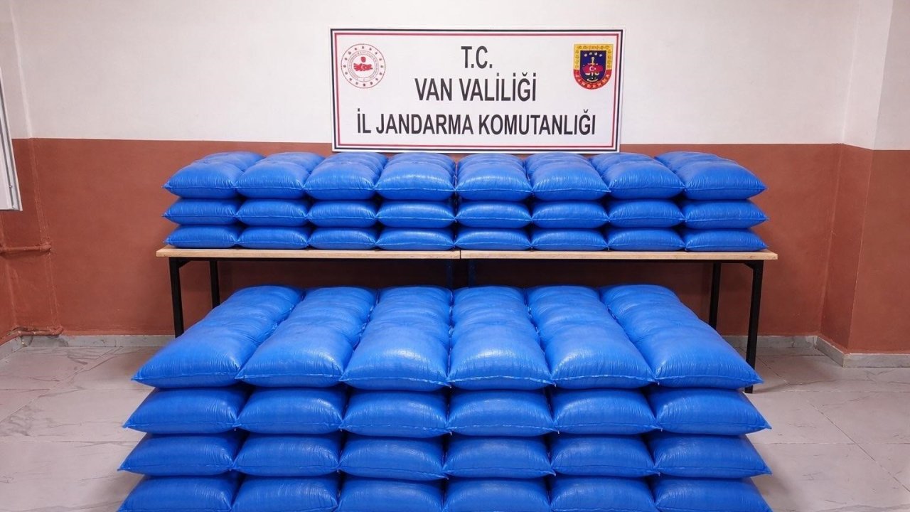 Van’da 6 milyon TL değerinde kaçak malzeme ele geçirildi