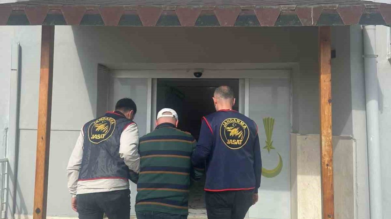 Hatay’da sahte isimle, sigortasız işlerde çalışarak  9 yıldır kaçan aranan şahıs JASAT operasyonuyla yakalandı