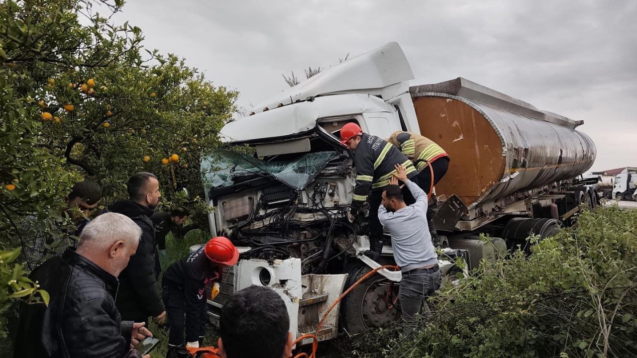 Erzin’de tanker narenciye bahçesine uçtu