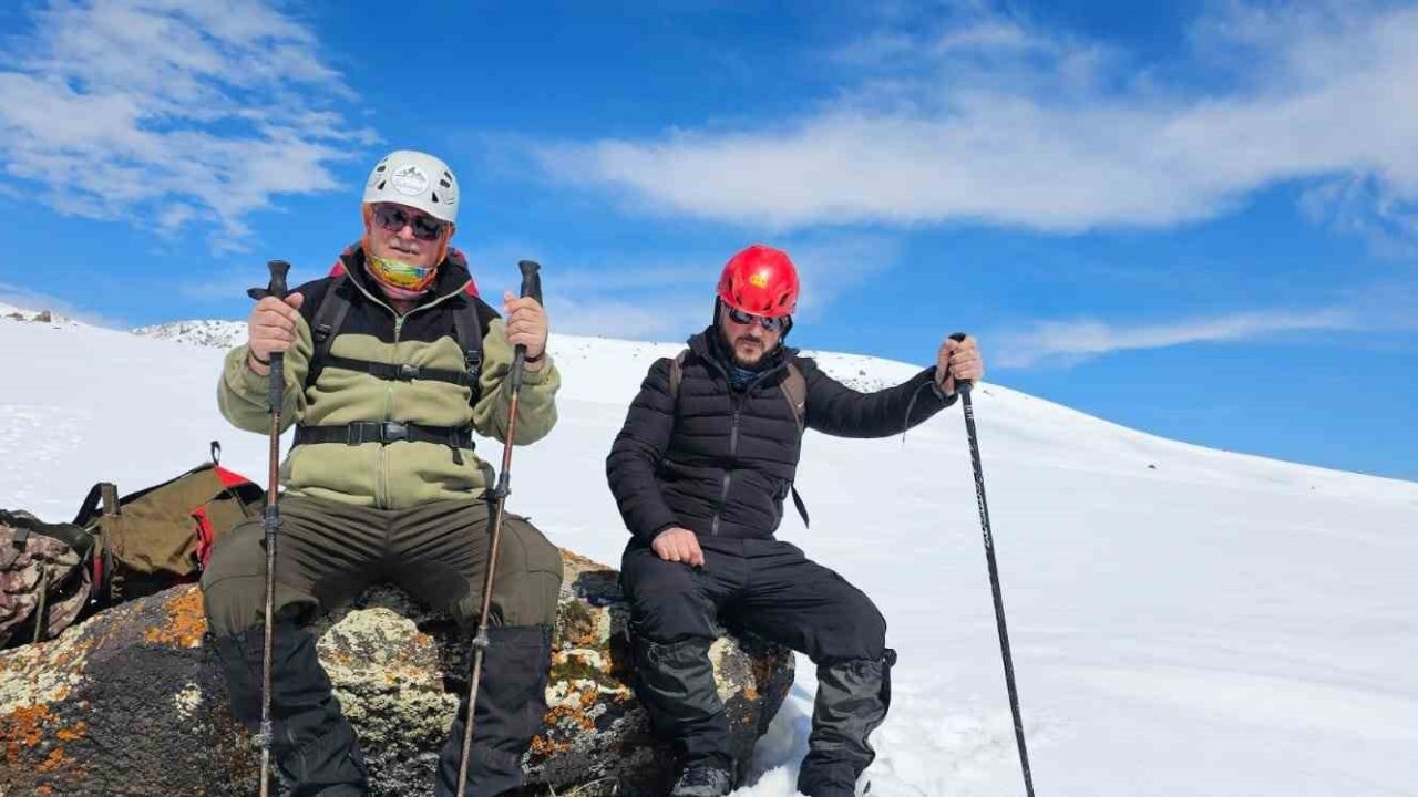 Süphan Dağı’nda doğa yürüyüşü ve kahve keyfi