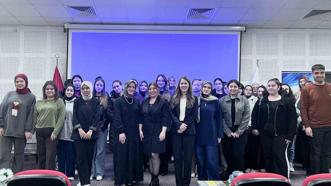 Kütahya’da ’Denetimli Serbestlikte Sosyal Hizmetin Rolü’ konulu panel