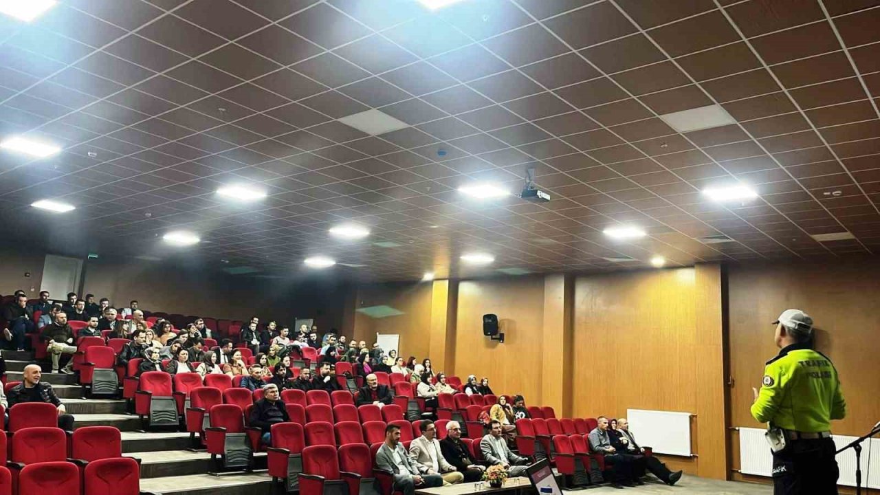Hisarcık’ta idareci ve öğretmenlere "Genel Trafik Kuralları" eğitimi