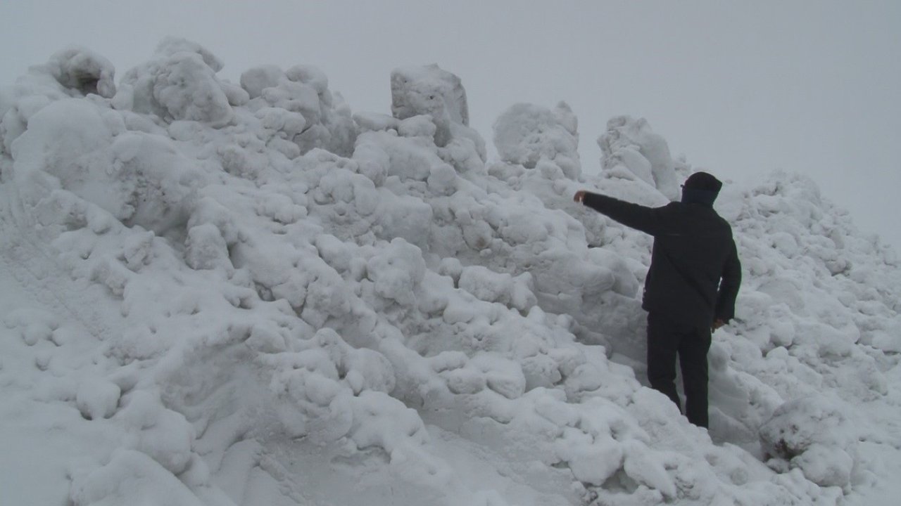 Kars’ta Mart sonunda kış geri döndü: Boğatepe Geçidi ve köyler kar altında
