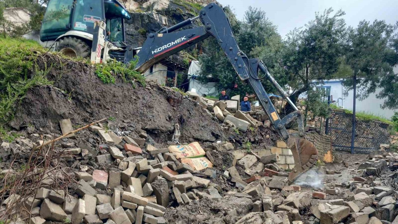 Efeler Belediyesi ekiplerinden ’ulaşım’ seferberliği