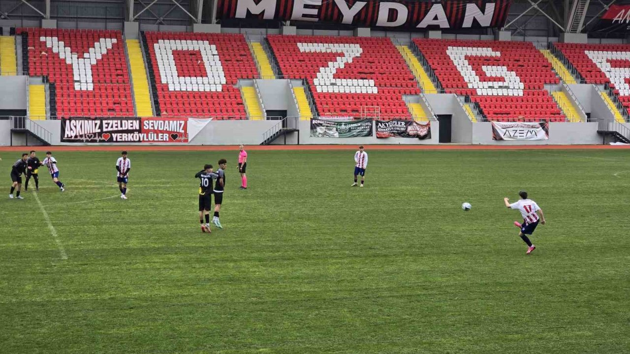 Okul sporları futbol gençler grup yarışmaları 288 sporcunun katılımıyla Yozgat’ta başladı