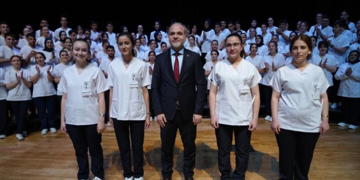 Niğde’de 120 hemşire adayı üniforma giydi
