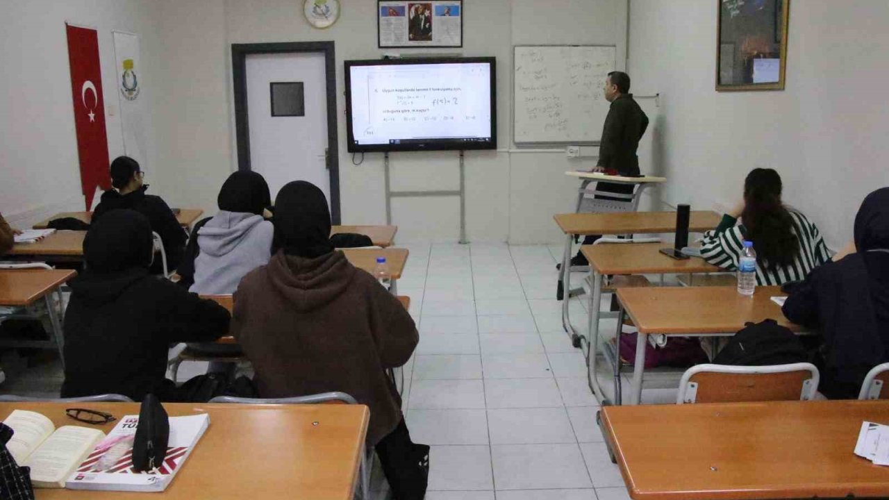 Haliliye’de gençler geleceğe eğitimle hazırlanıyor