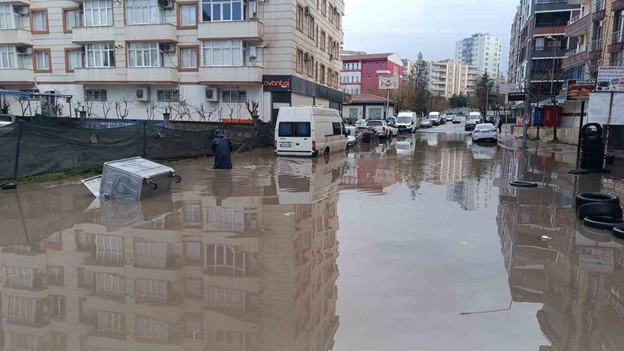Batman’da sağanak ve kar hayatı olumsuz etkiledi