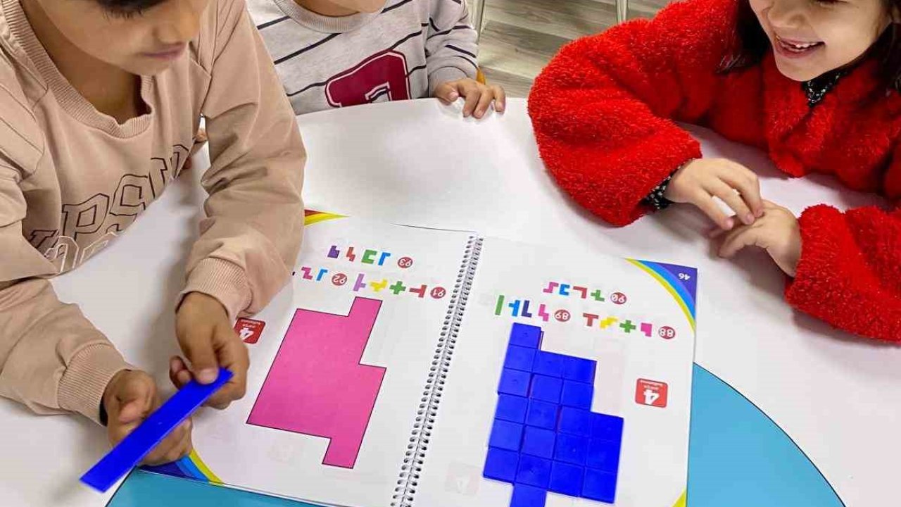 Menteşe’de çocuklar zeka oyunları ile yeteneklerini keşfediyor