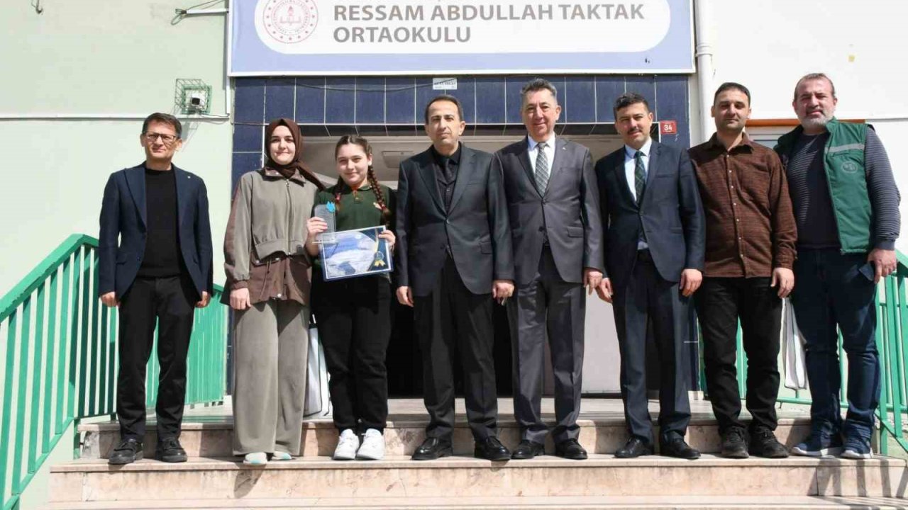 Tavşanlı Ressam Abdullah Taktak öğrencisi bölge birincisi oldu