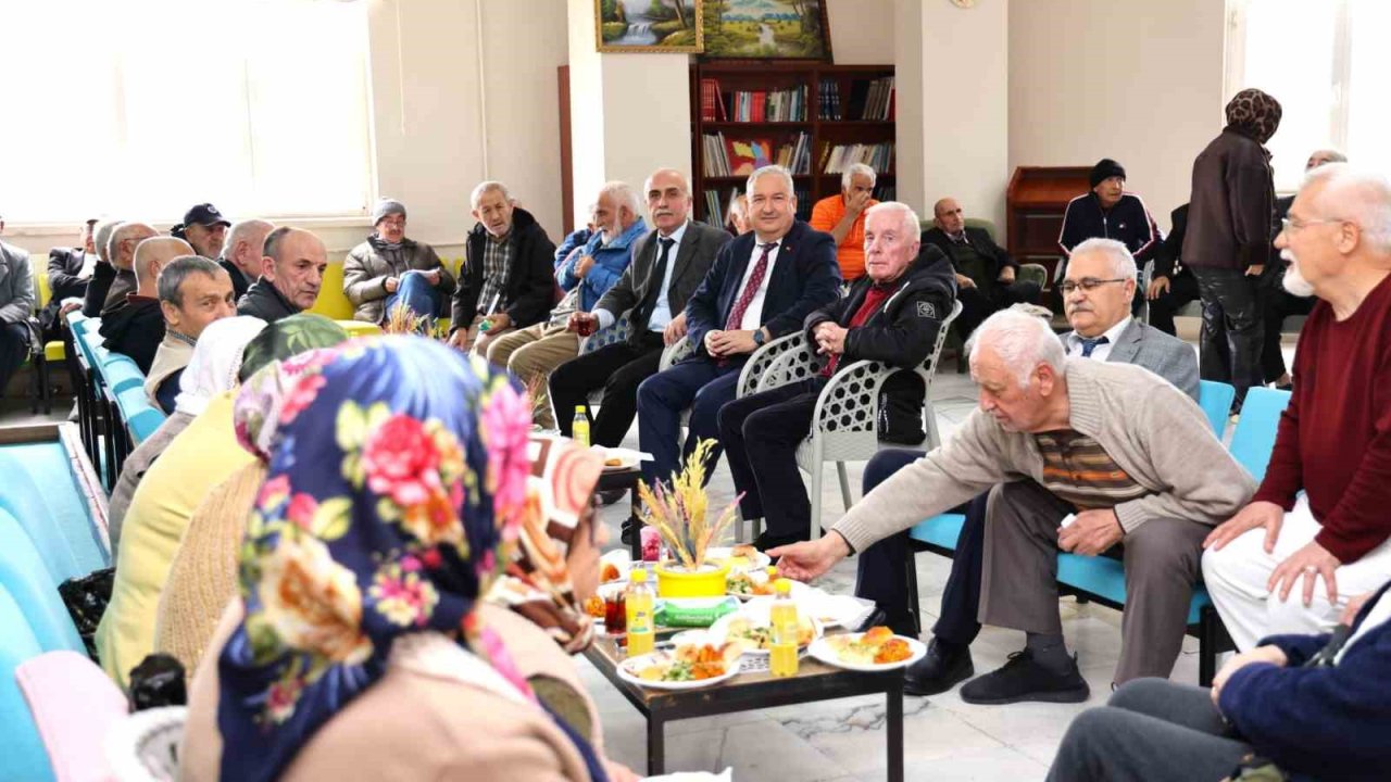 Atık kumaşlar huzurevine umut oldu