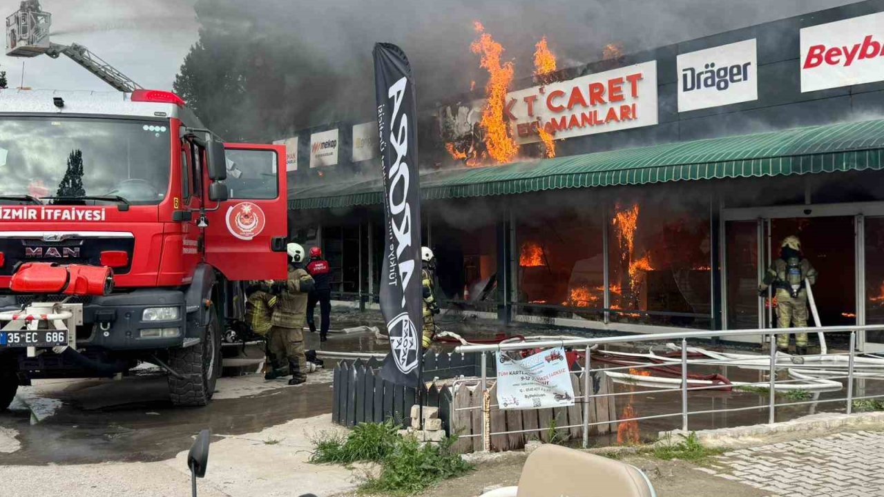 İzmir’de iş güvenliği ekipmanları satan iş yerinde yangın