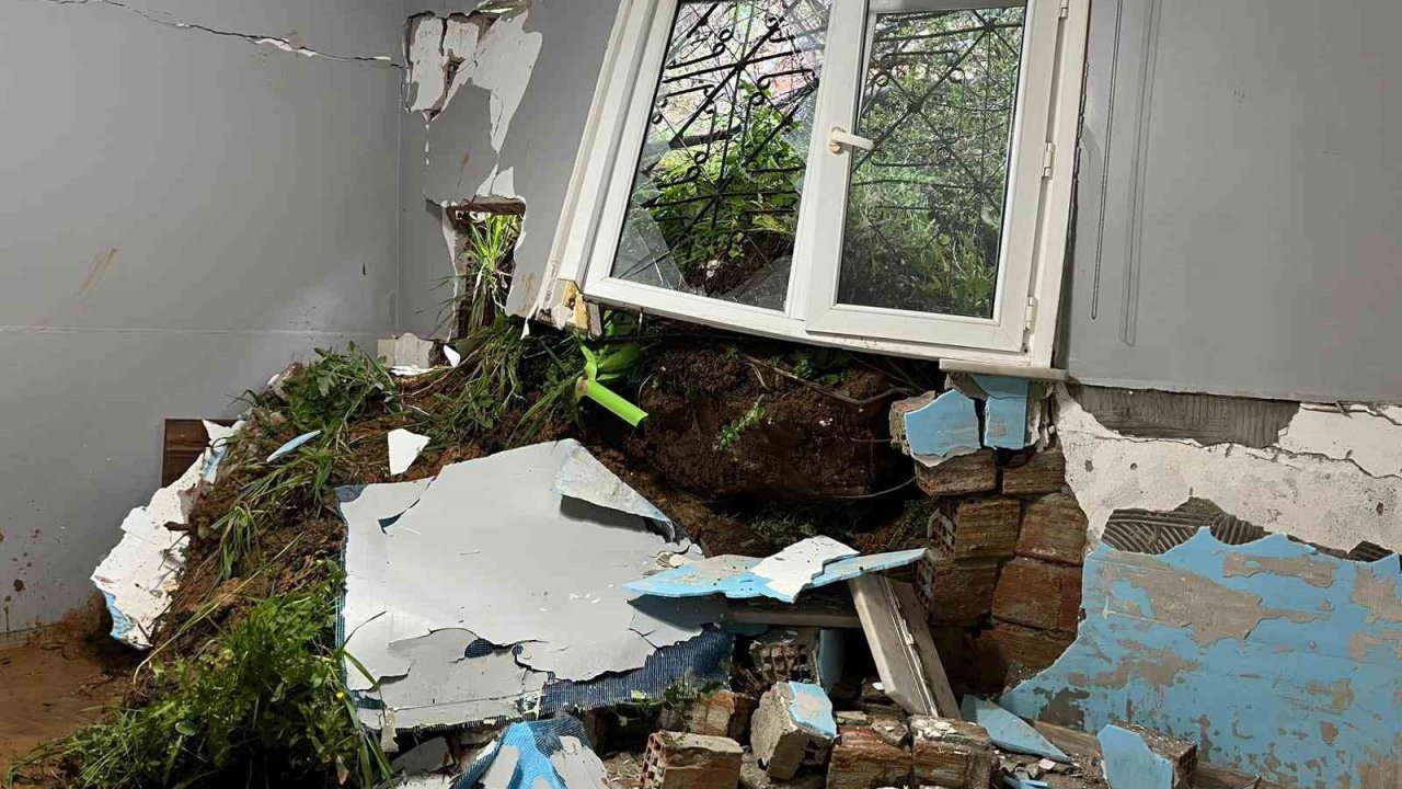 Maltepe’de toprak kayması: Tek katlı ev kullanılamaz hale geldi