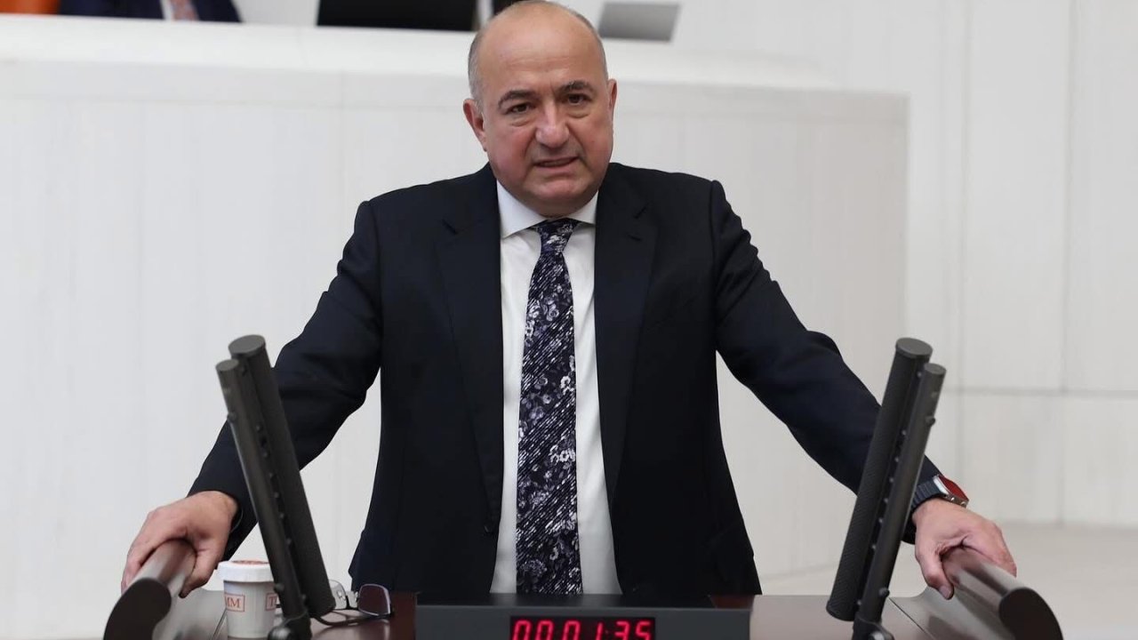 AK Partili Gider’den Özgür Özel’e: "Boş ver sen köprüyü bedava yapmayı. Belediye başkanına talimat ver, suyu bedava da yapmasın, en azından ucuzlatsın"