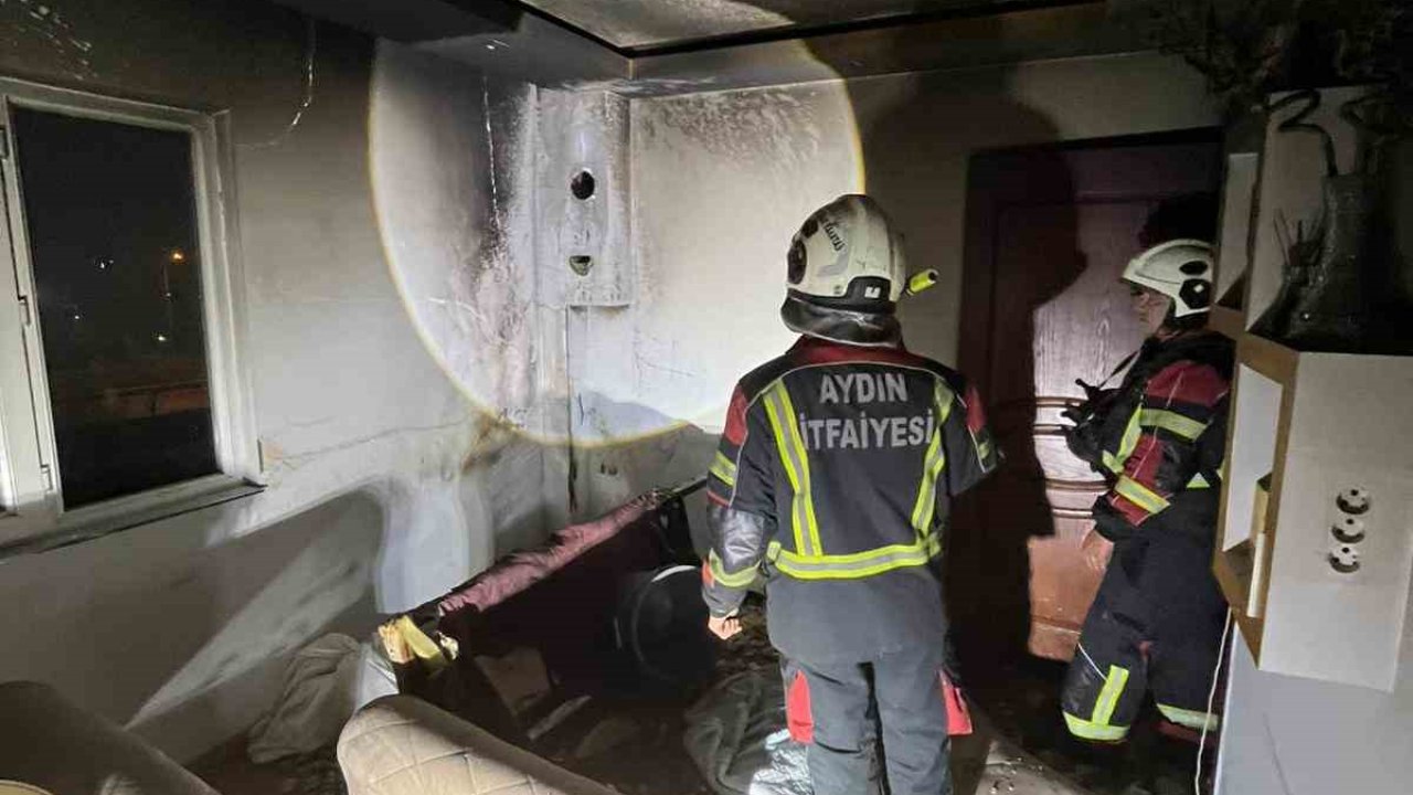 Aydın’da ev yangını: 2 kişi dumandan etkilendi