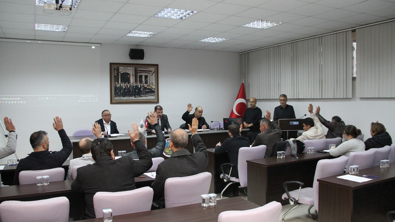 Kula Belediye Meclisi’nde 2025 faaliyet raporu reddedildi
