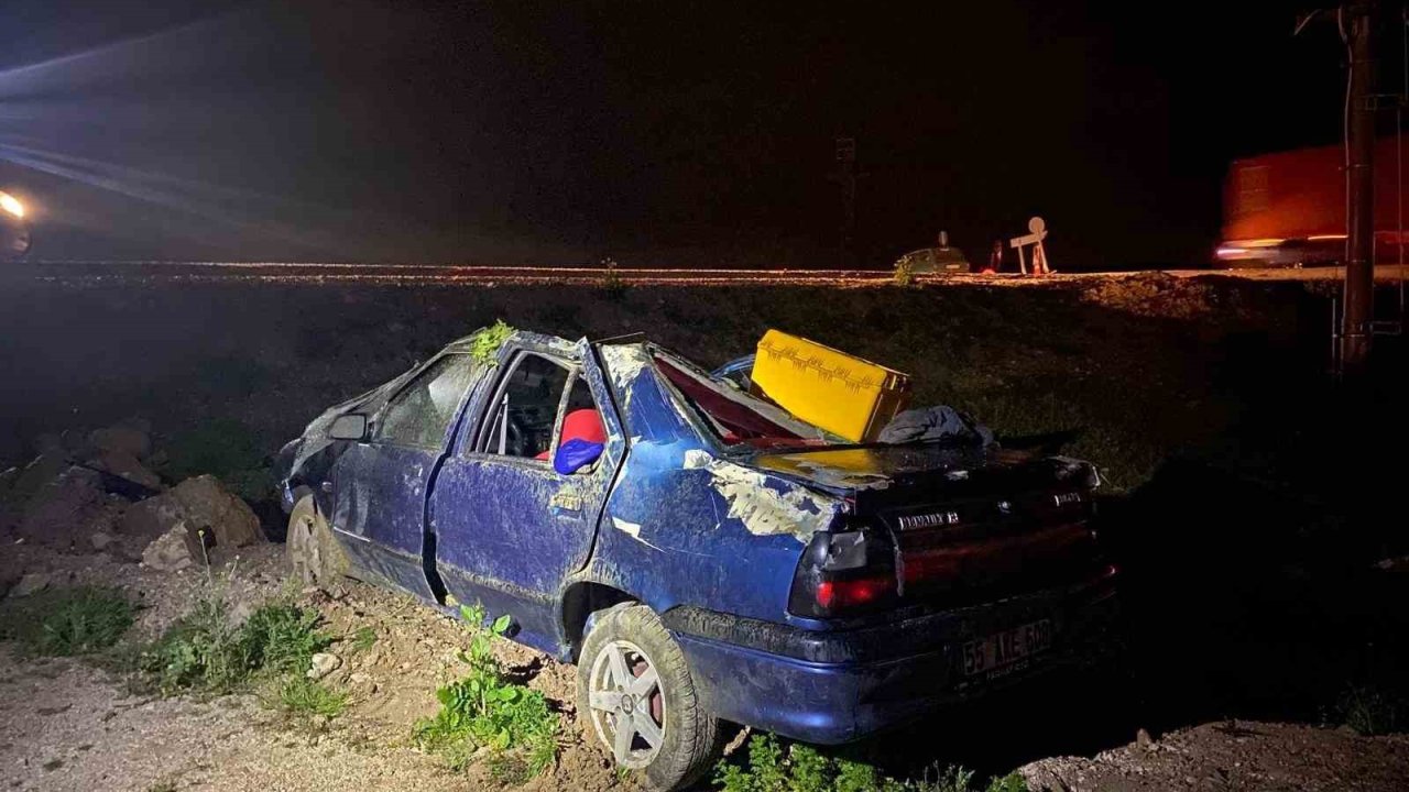 Kırkağaç’ta yağış nedeniyle taralaya uçan otomobildeki 1 kişi öldü, 1 kişi de yaralandı