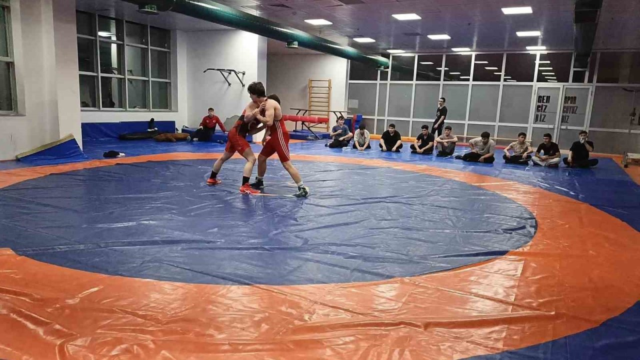 Bilecikli güreşçiler geleceğe hazırlanıyor