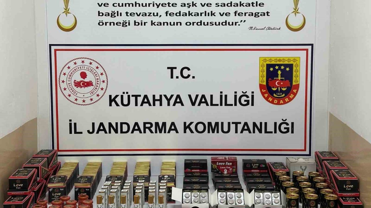 Kütahya’da kaçak cinsel ürün operasyonu, 753 adet ürün ele geçirildi