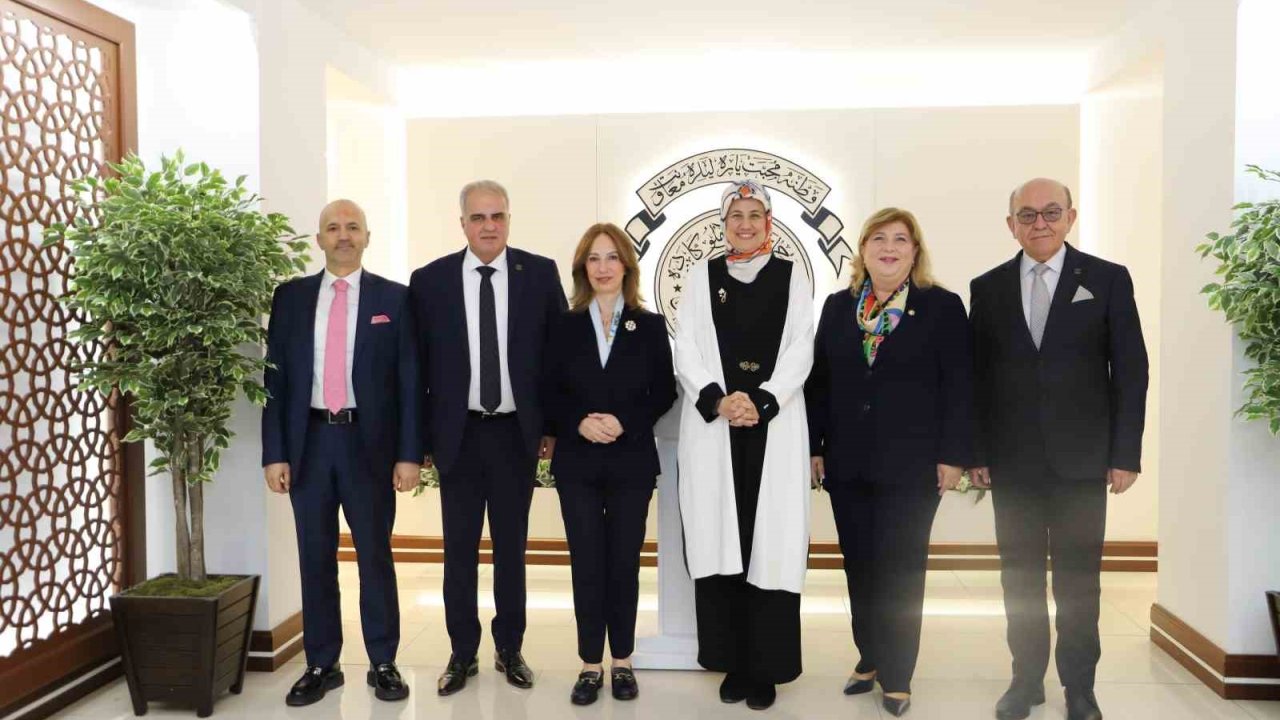 KUTSO Heyetinden Türk Kızılay’a ziyaret ve tebrik