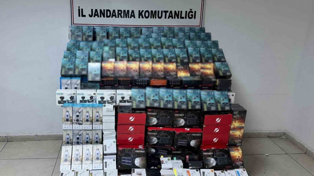 Gaziantep’te 1 milyon TL değerinde kaçak malzeme ele geçirildi: 1 gözaltı