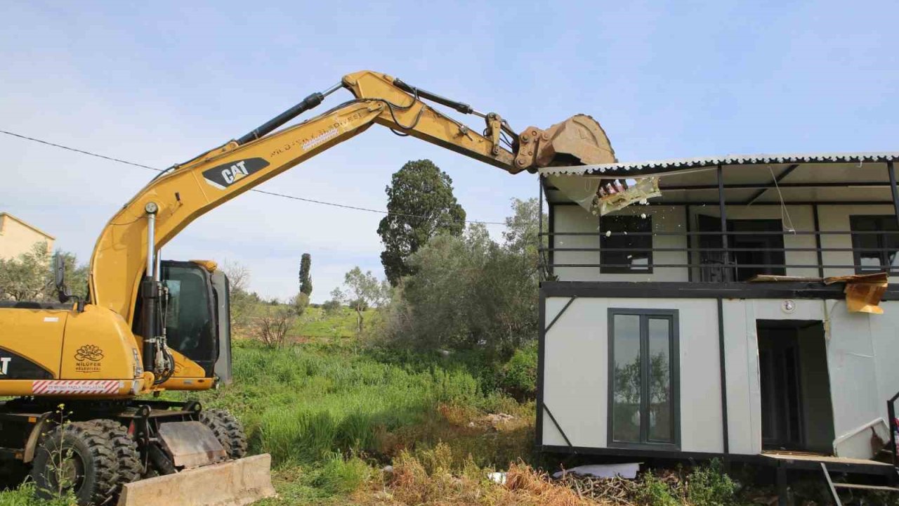 Gölyazı’da kaçak yapılara geçit yok