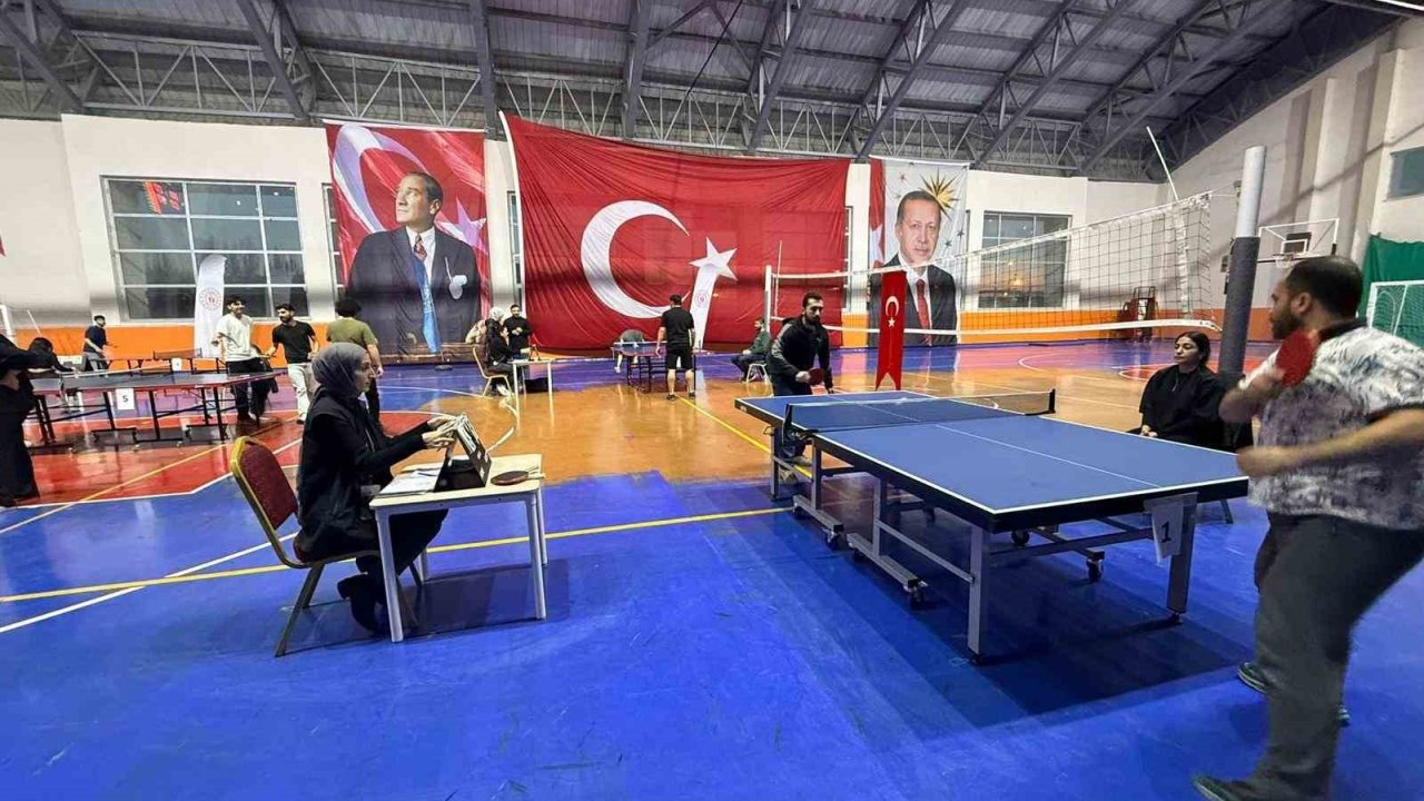 Bulanık’ta masa tenisi turnuvası coşkuyla başladı