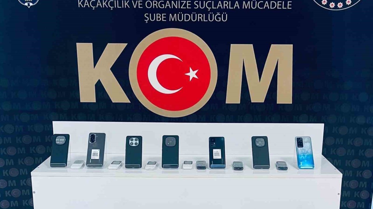 Muş’ta 25 adet kaçak cep telefonu ele geçirildi