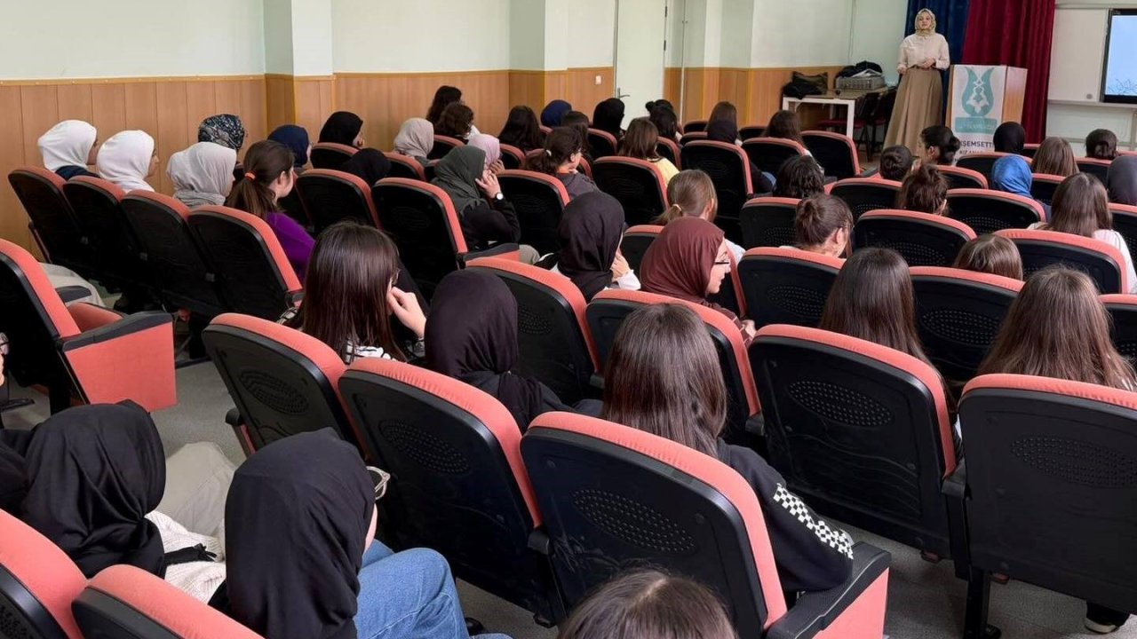 Kütahya Akşemsettin Kız AİHL’de motivasyon programı