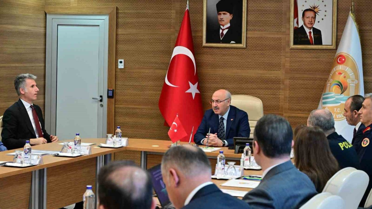 Denizli’de bağımlılıkla mücadele masaya yatırıldı