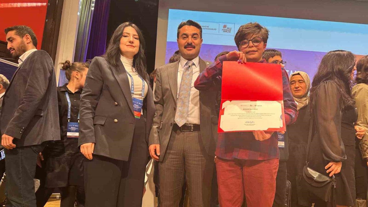 CÜ Vakfı Okulları öğrencisi bölge 3’üncüsü oldu