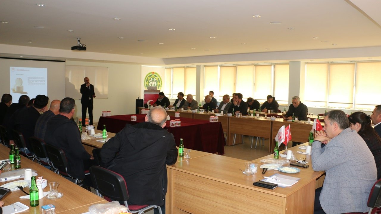 Erzincan’da tulum peyniri üreticileri ortak yol haritasında buluştu