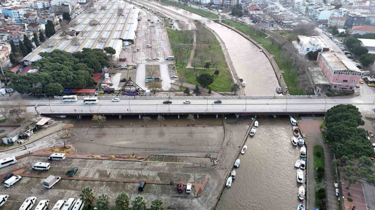 Sarıçay için Valilikten uyarı: Çevresinden ve dere yataklarından uzak durun