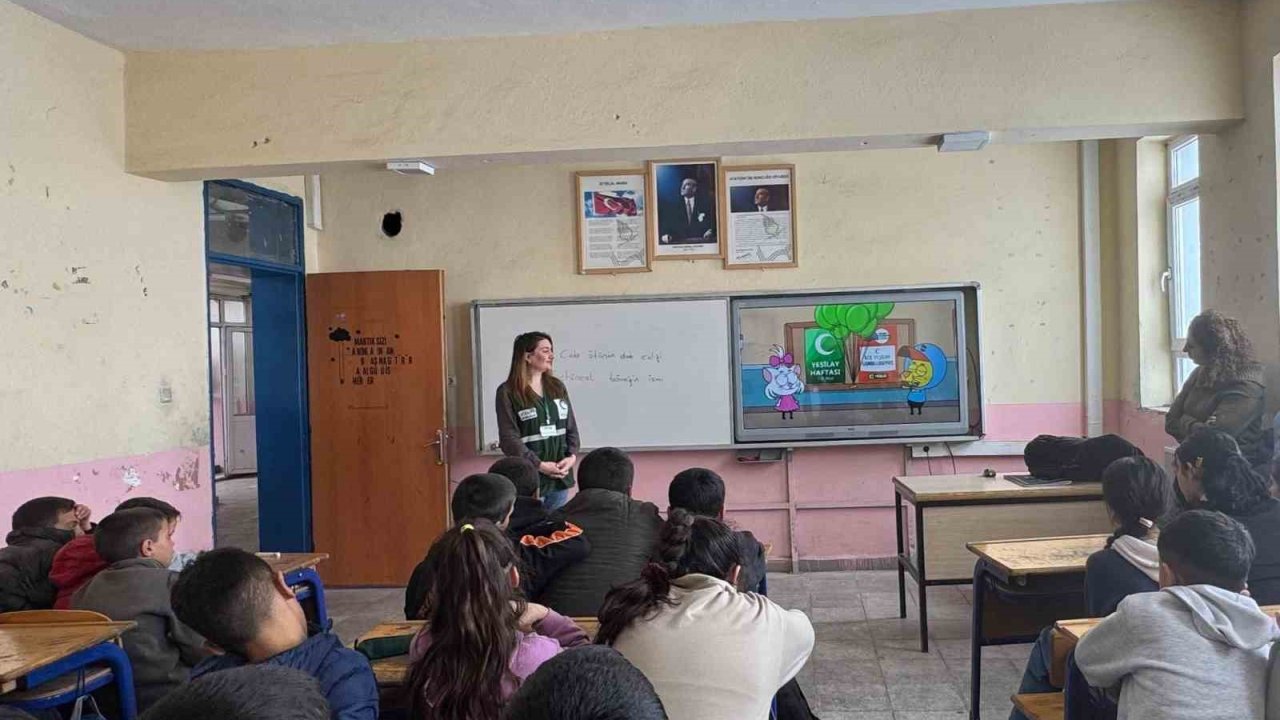 Kars Çerme Ortaokulu öğrencilerine bağımlılıkla mücadele eğitimi verildi