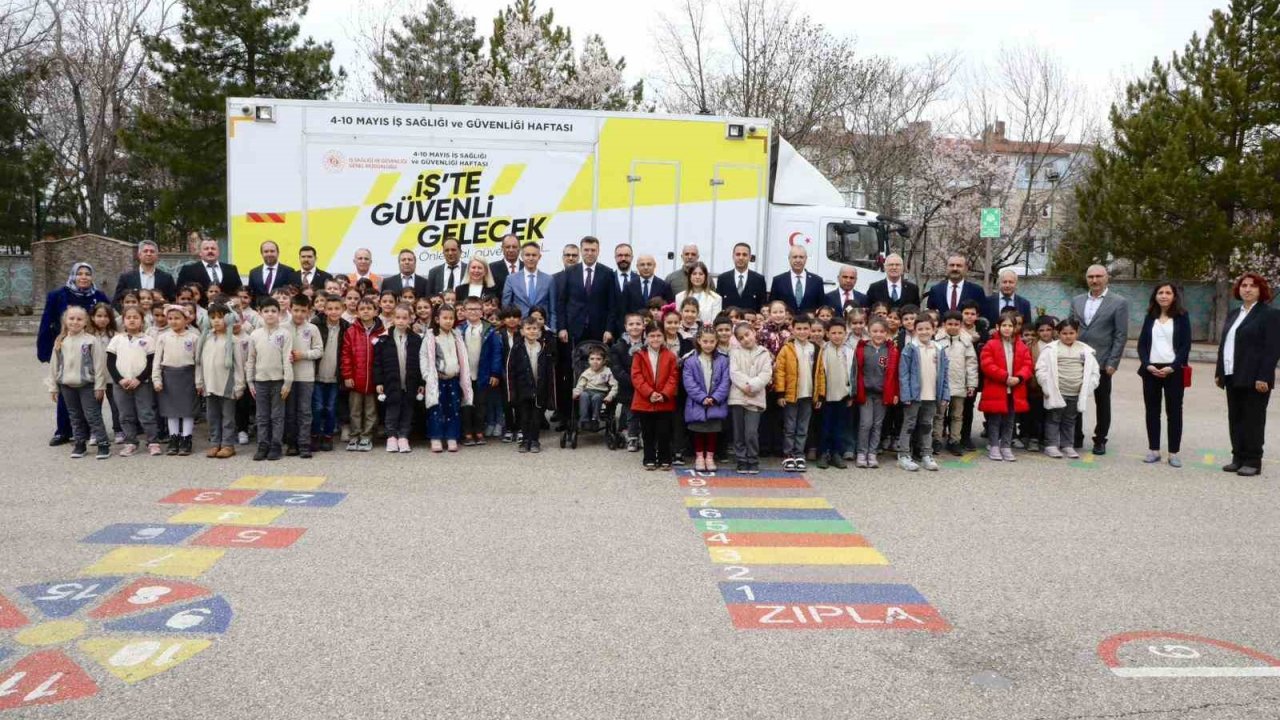 Miniklere ’Güvenli Gelecek’ eğitimi