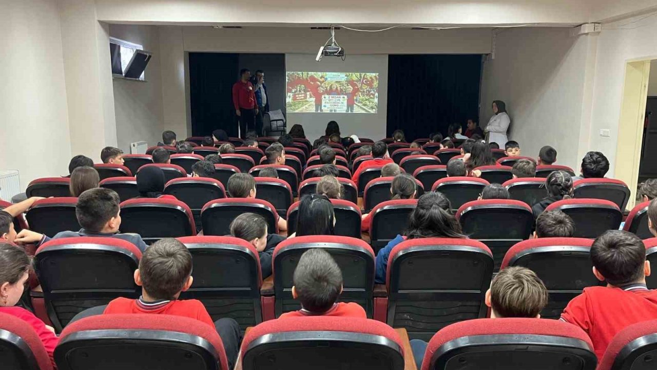 Eğitim Fakültesi’nden otizm farkındalığına katkı