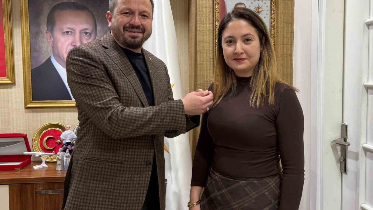 CHP Karesi İlçe Kadın Kolları Başkanı Sabiha Gören AK Parti’de