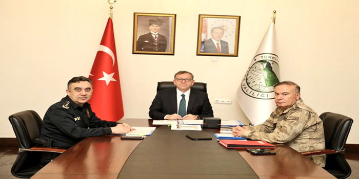 Kars’ta güvenlik zirvesi, video konferansla yapıldı