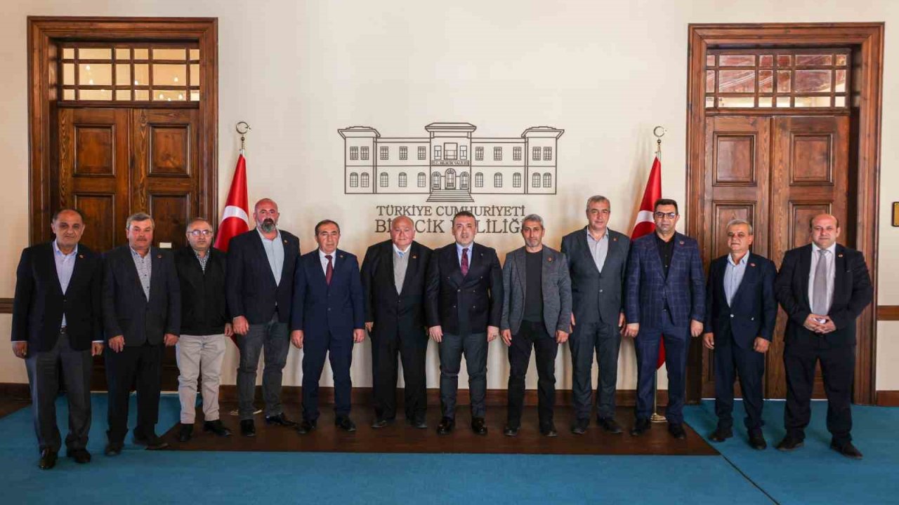 Vali Sözer, muhtarlar derneği yönetimiyle bir araya geldi