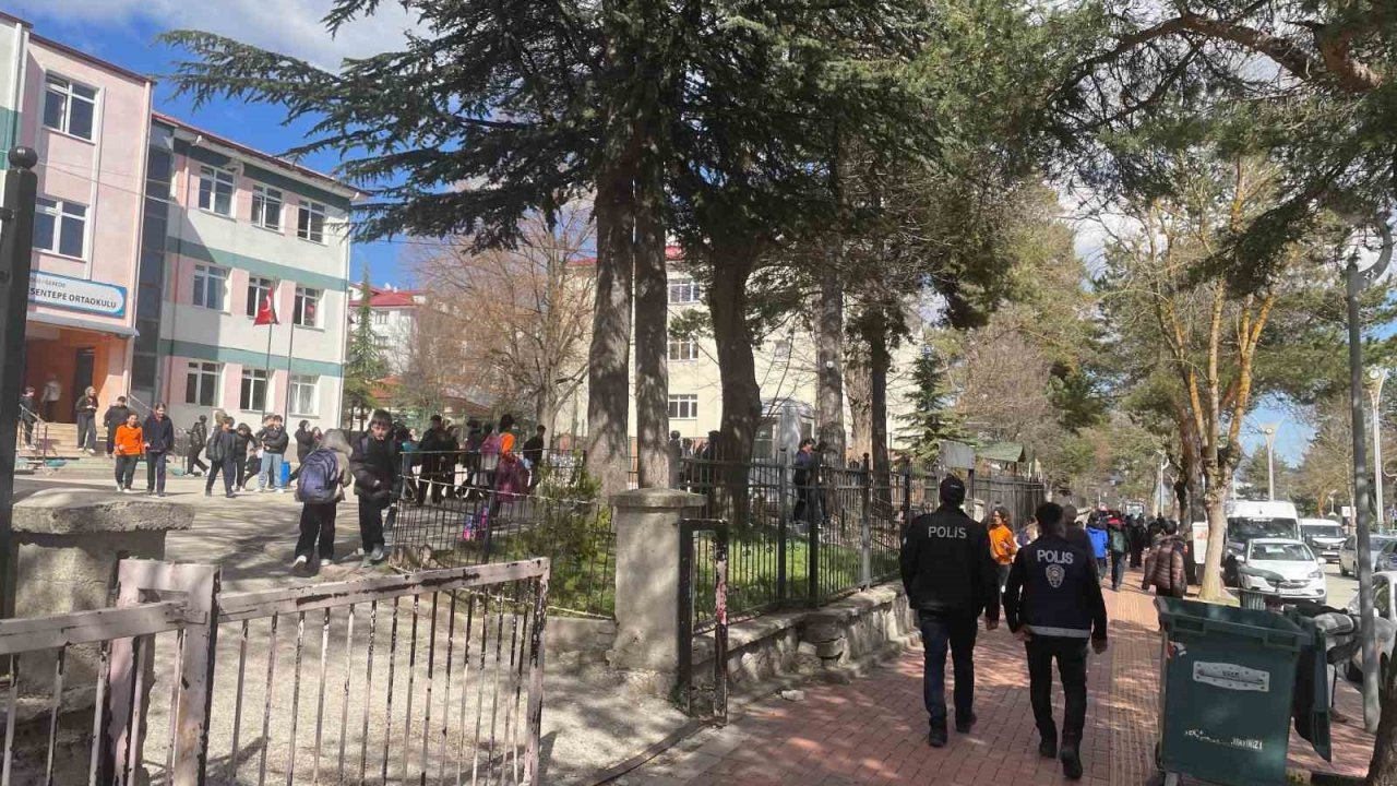 Gerede’de okul çevrelerinde denetimler sıkılaştırıldı