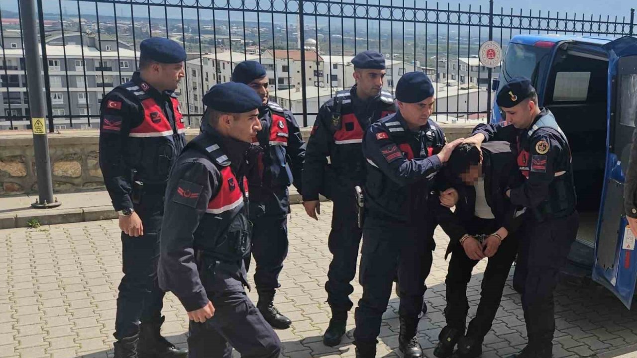 Bursa’da baba ve oğlunu öldüren zanlı adliyeye sevk edildi