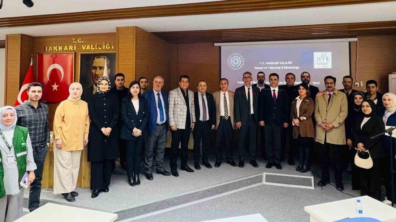 Hakkari’de "Yeni Nesil İletişim" paneli düzenlendi